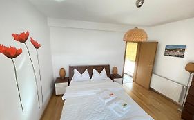 CENTRU UNIRII LUXURY VIP apartament 2 camere 70 mp Et 3 Parcare subterana privata incalzita iarna si climatizata vara doar cu rezervare in limita locurilor disponibile ! PROPRIETATE IN REGIM HOTELIEP - NU ARE BUCATARIE !